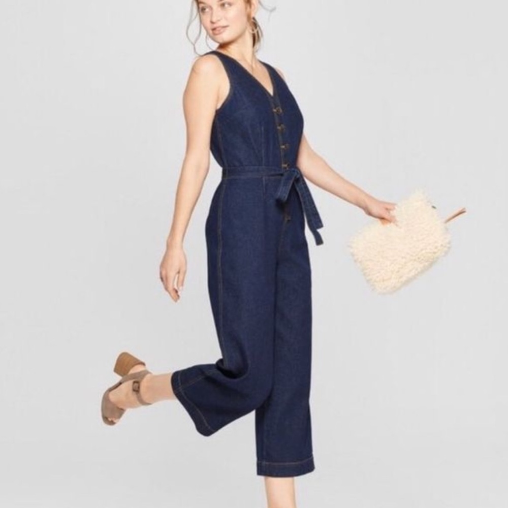 NWT Universal thread wide leg denim jumpsuit. Size 4 button and zipper closures